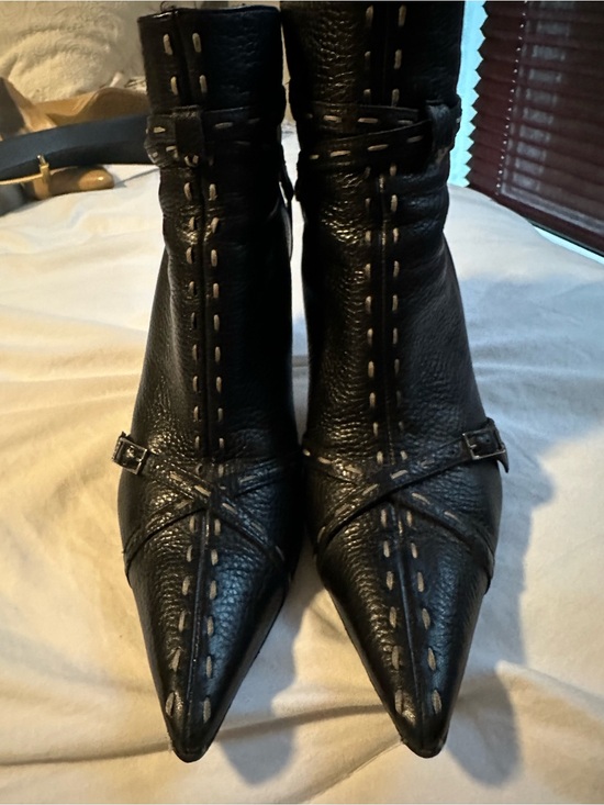 Fendi Shoes - Fendi Black Pointed-Toe Leather Ankle Boots